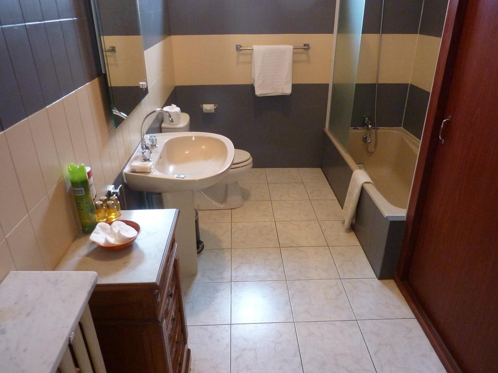 Maison Bellevue Bed & Breakfast Carcassonne Rum bild